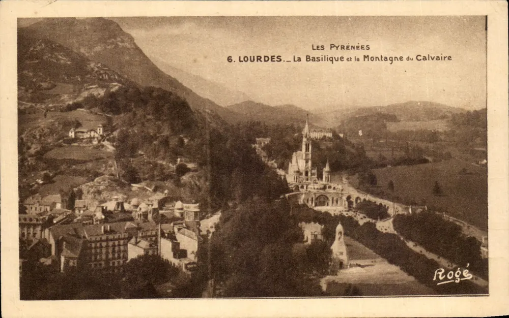 Lourdes — Die Basilika und der Berg des Kalvariums — Verlag: Paris in Pyrénées - Vorderseite