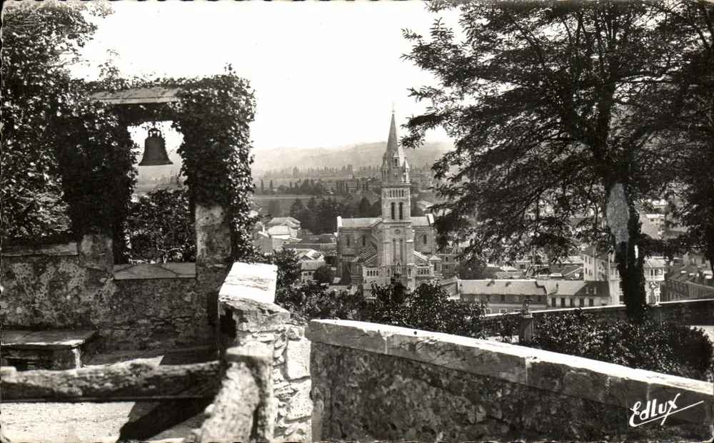 Lourdes — Vista tirada do Castelo-Forte — Edlux - Frente