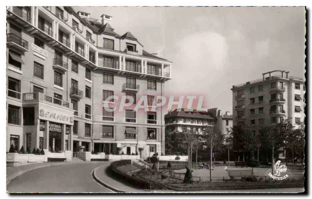 Pau — A Praça d'Aragon — Edições Pau Pau - Frente