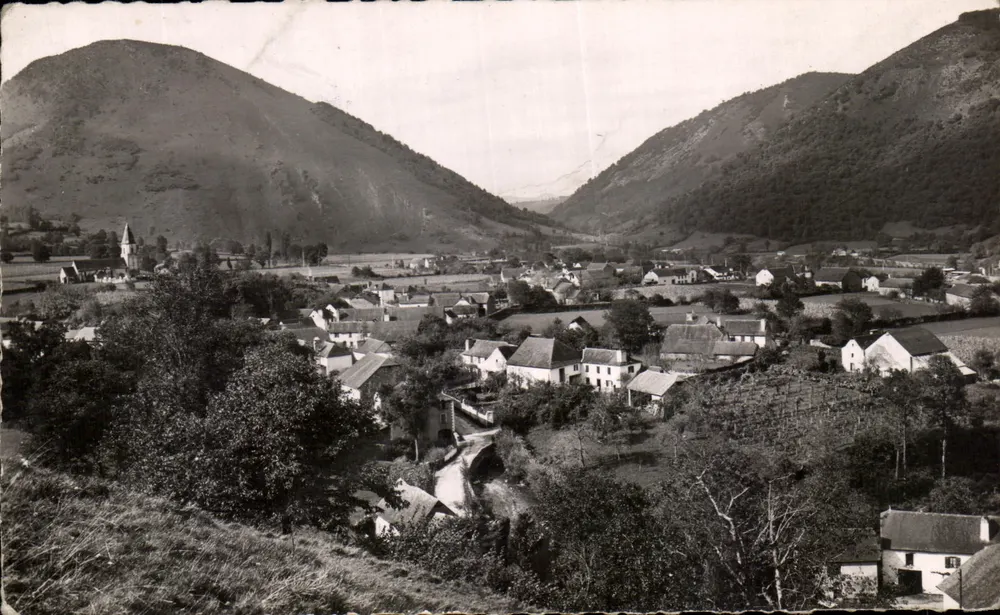 Dorf Lurbe — Tal von Aspe — Verleger C. Paris - Vorderseite