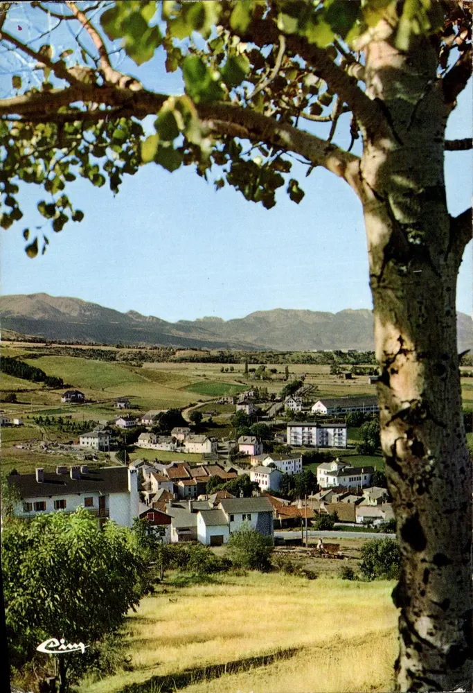 Saillagouse — Allgemeiner Blick, im Hintergrund, die Sierra Del Cadi — Cing - Vorderseite
