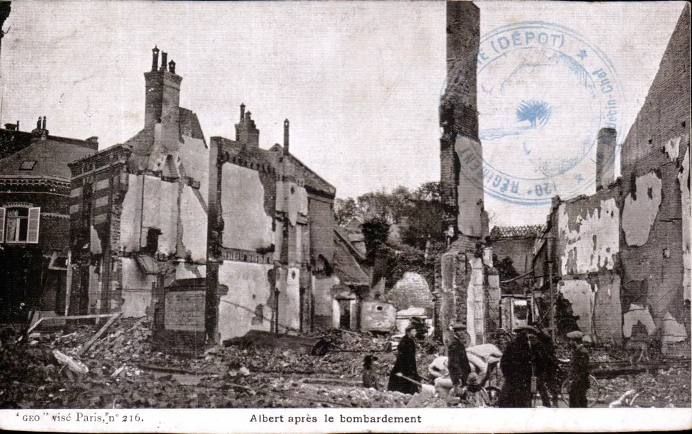 Albert après le bombardement — ruines d'immeubles et soldats — éditeur 'GEO' visé Paris n°216 - Vorderseite