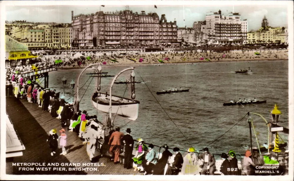 Metropole und Grand Hotels — Von der Westpier, Brighton — Wardell's 592 - Vorderseite