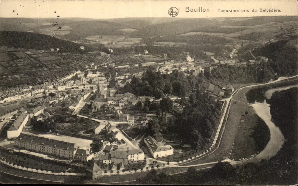 Bouillon — Panorama genomen vanaf het Belvédère — NELIS - Voorkant