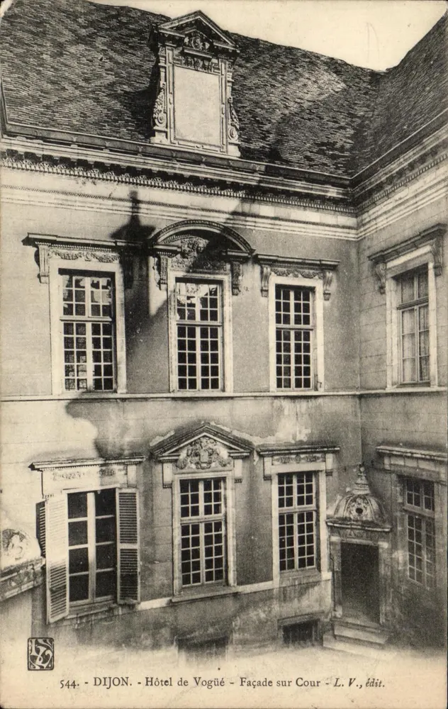 Dijon - Hotel de Vogué - Fachaada para o Pátio - L.V., editora - Frente