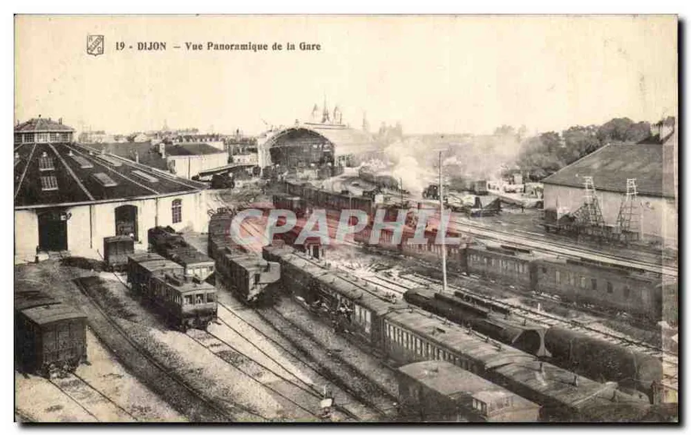 Dijon — Panoramablick auf den Bahnhof — Dijon - Vorderseite