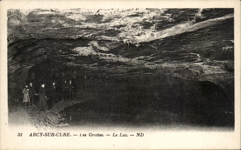 Arcy-sur-Cure — As Grutas — O Lago — ND - Frente