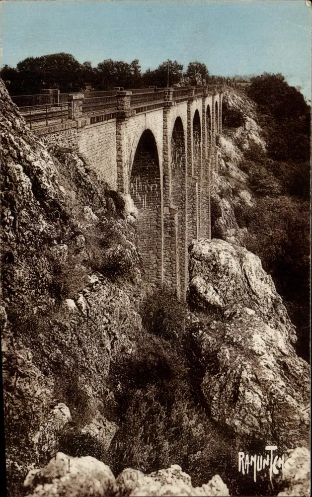 Viaduc de Coquilleau in der Nähe von La Chataigneraie — Éditions d'Art Raymond Bergevin, La Rochelle, n°12535 - Vorderseite