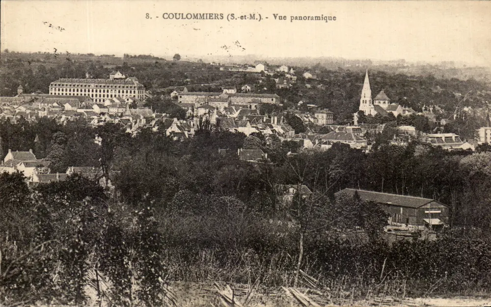 Coulommiers (S.-et-M.) — Vista panorâmica — editor não identificado, n° de série 8 - Frente