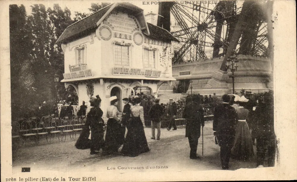Kinderbetreuungseinrichtungen — nahe dem östlichen Pfeiler der Eiffelturm — Weltausstellung 1889 - Vorderseite
