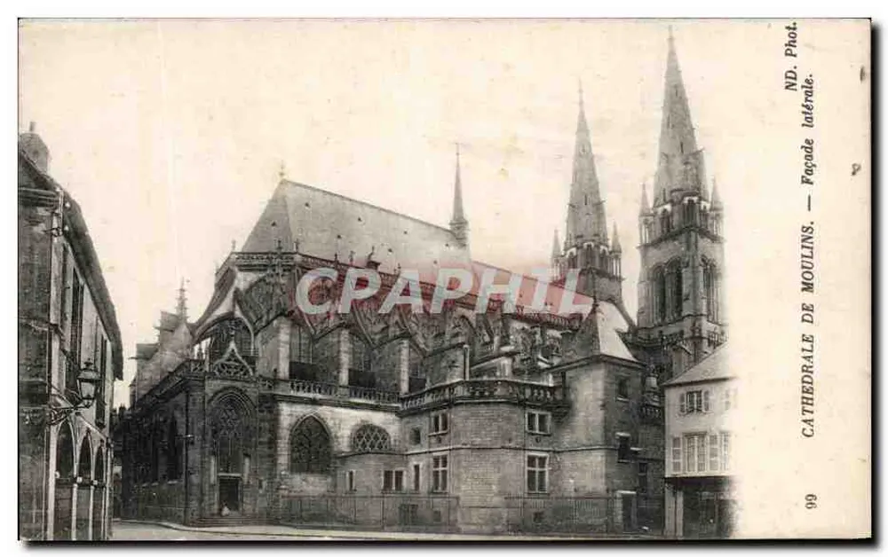 Catedral de Moulins — Fachada — ND. Fot. lateral. - Frente