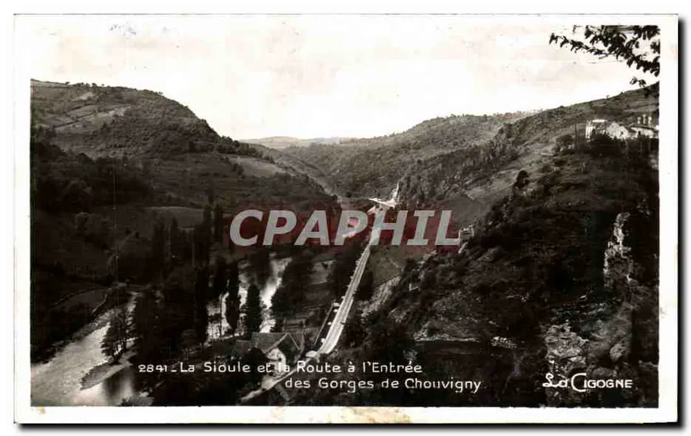 Die Sioule und die Straße am Eingang zu den Gorges de Chouvigny — La Cigogne - Vorderseite