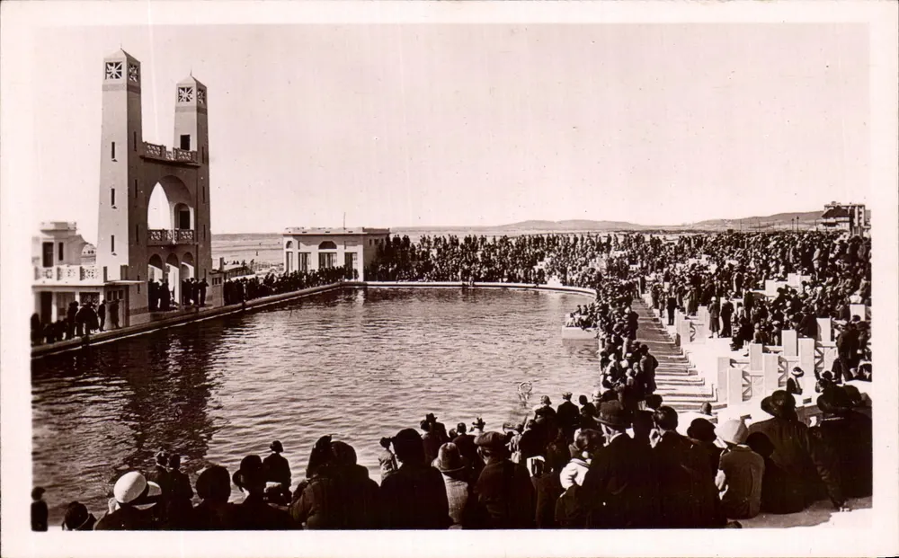 Le Touquet-Paris-Plage — Sommerbad mit Menschenmenge — Verlag: Lévy et Fournier, Paris - Vorderseite