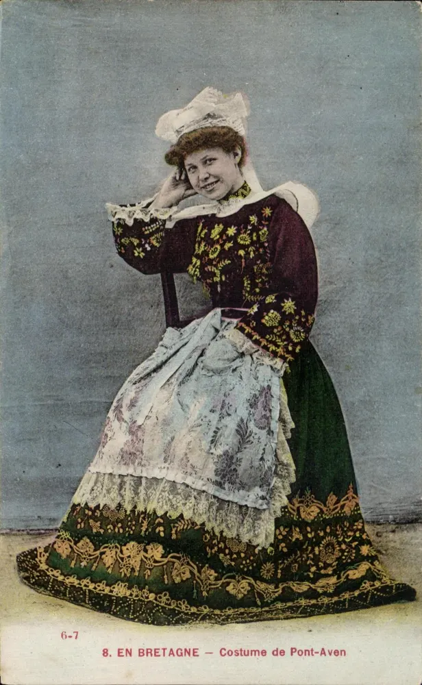 Na Bretanha — Traje de Pont-Aven — R. Chapeau, editor, Nantes - Frente
