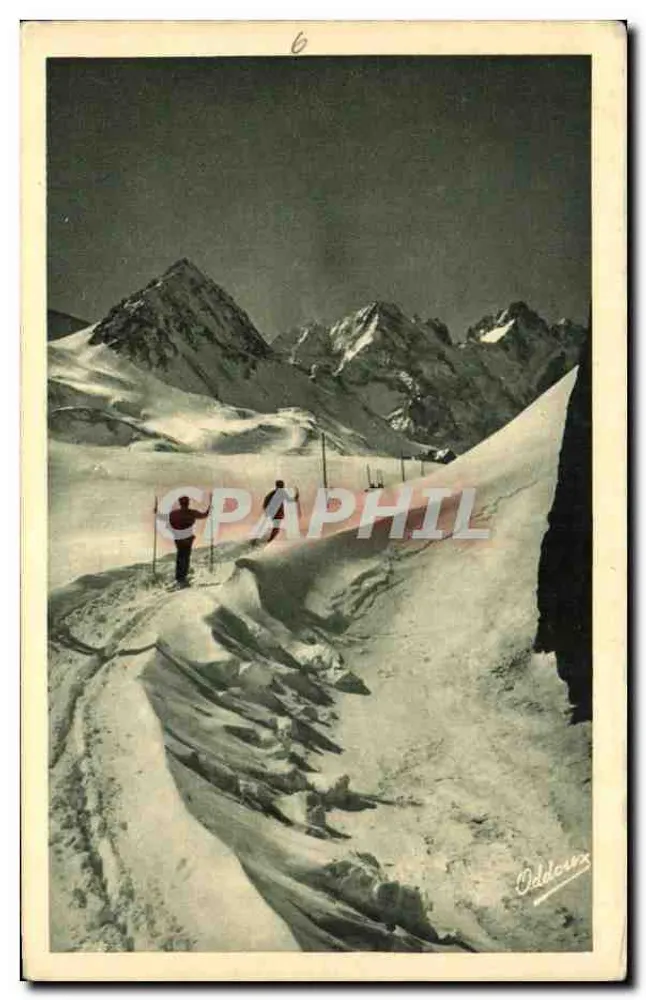 Dois esquiadores em um glaciar — montanhas no fundo — G. Oddoux, n°6 - Frente