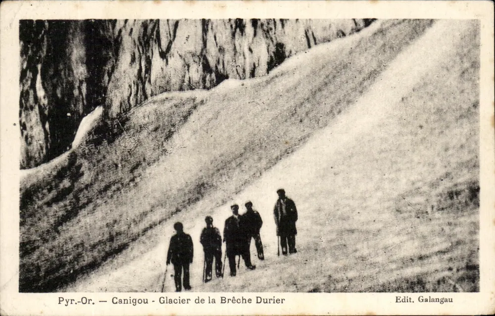 Pyrénées-Orientales — Canigou — Glacier de la Brèche Durier — Wyd. Galangau - Awers