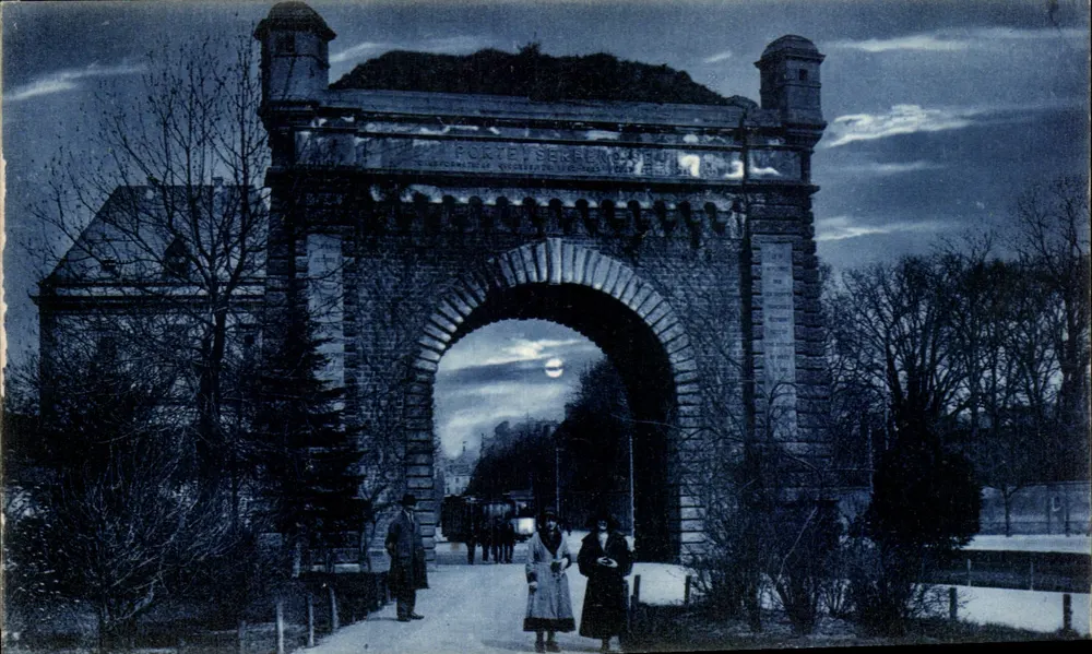 Metz à noite — A Porta Serpenoise — Daniel Bébély, Metz - Frente