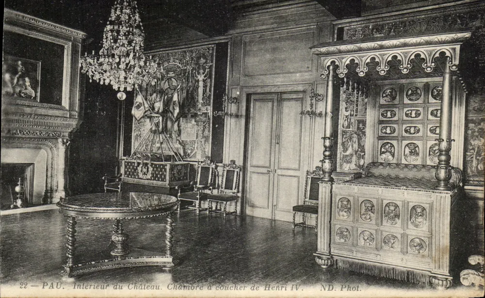 Pau — Innenraum des Schlosses. Schlafzimmer von Henri IV — ND. Phot. - Vorderseite
