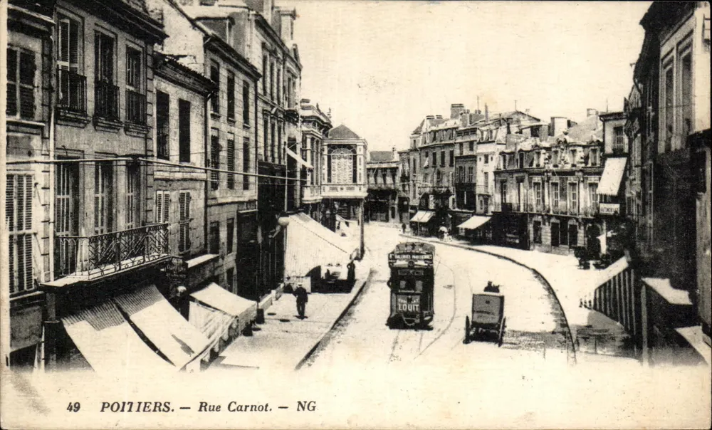 Poitiers — Rue Carnot — NG - Frente