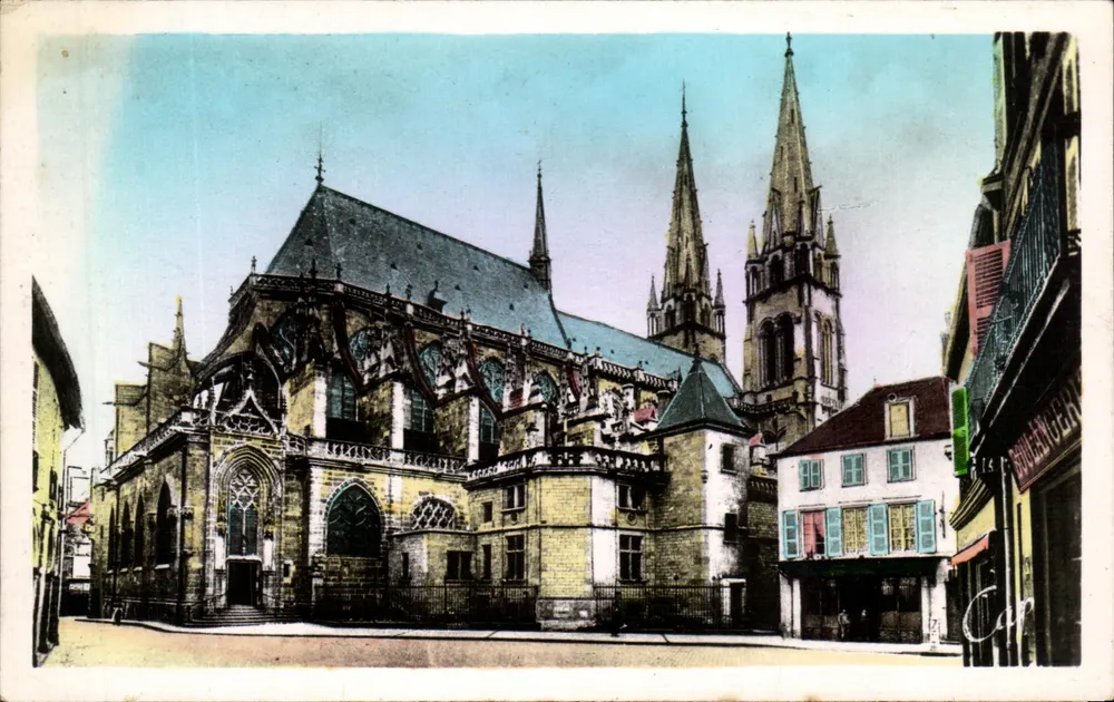 Moulins — A Abside da Catedral — C.A.P. Paris - Frente