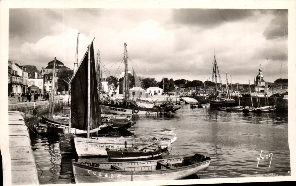 Concarneau (Finistère) — O porto antigo — Les Éditions d'Art, Paris - Frente