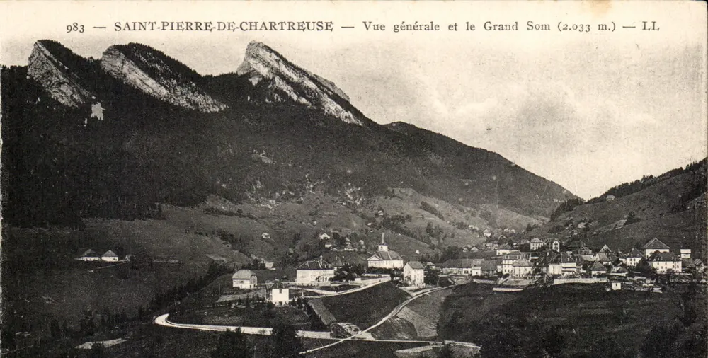 Saint-Pierre-de-Chartreuse — Allgemeiner Blick und der Grand Som (2.033 m.) — LL - Vorderseite