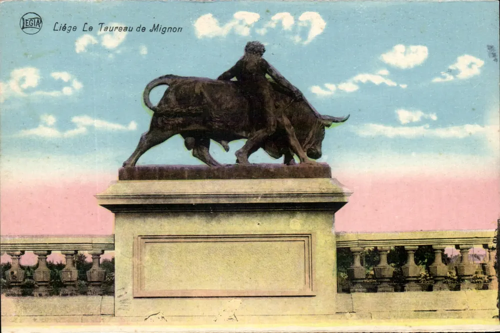 Liège — O Touro de Mignon — estátua de bronze — editor LEGIA - Frente