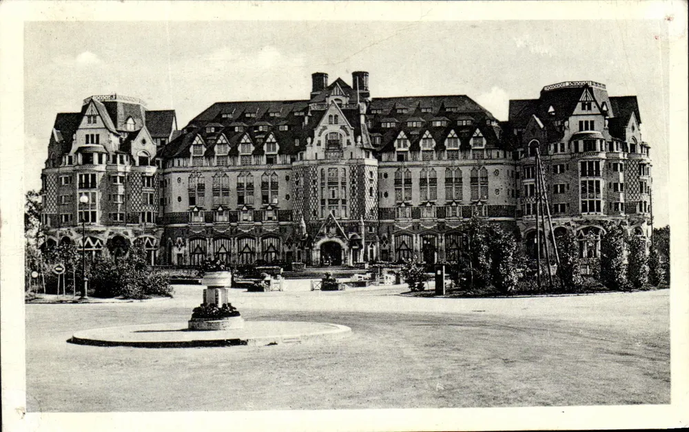 Le Royal-Picardy — Hôtel de style néo-gothique — éditeur C° DES ARTS PHOTOMÉCANIQUES - PARIS - STRASBOURG - Vorderseite