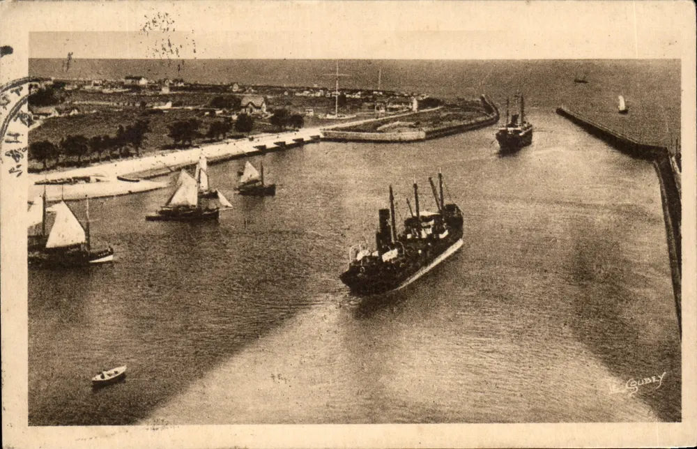 Ouistreham - Eingang zum Hafen — Die Schönen Normandischen Strände — Verlag Le Gubey, Nr. 4438 - Vorderseite
