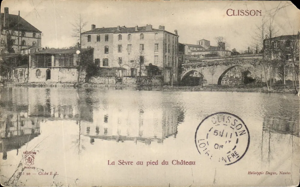Clisson — A Sèvre ao pé do Castelo — Héliotypie Dugas, Nantes, n° 50 - Frente