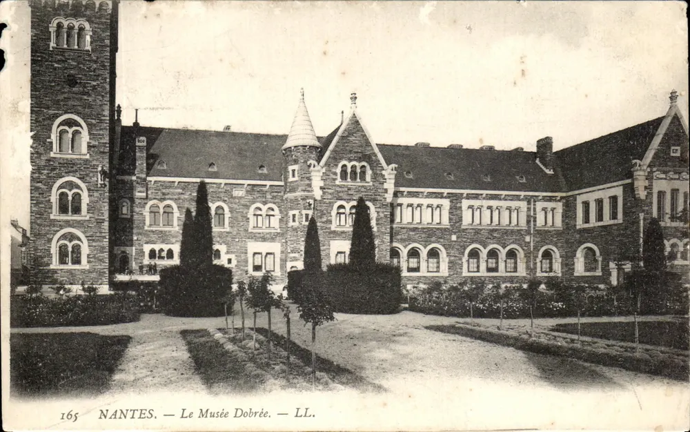 NANTES — Le Musée Dobrée — éditeur LL. n° 165 - Frente