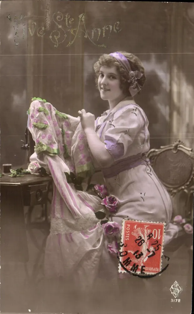 Junge Frau in einem rosa und violett Kleid — Sainte Anne — Verlag: Republique Française, Nr. 3172 - Vorderseite