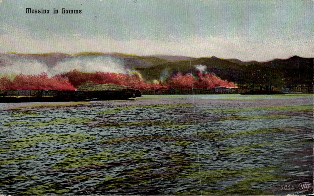 Messina in brand — uitzicht op de haven met bomen in brand — uitgever VAT n° 5615 - Voorkant