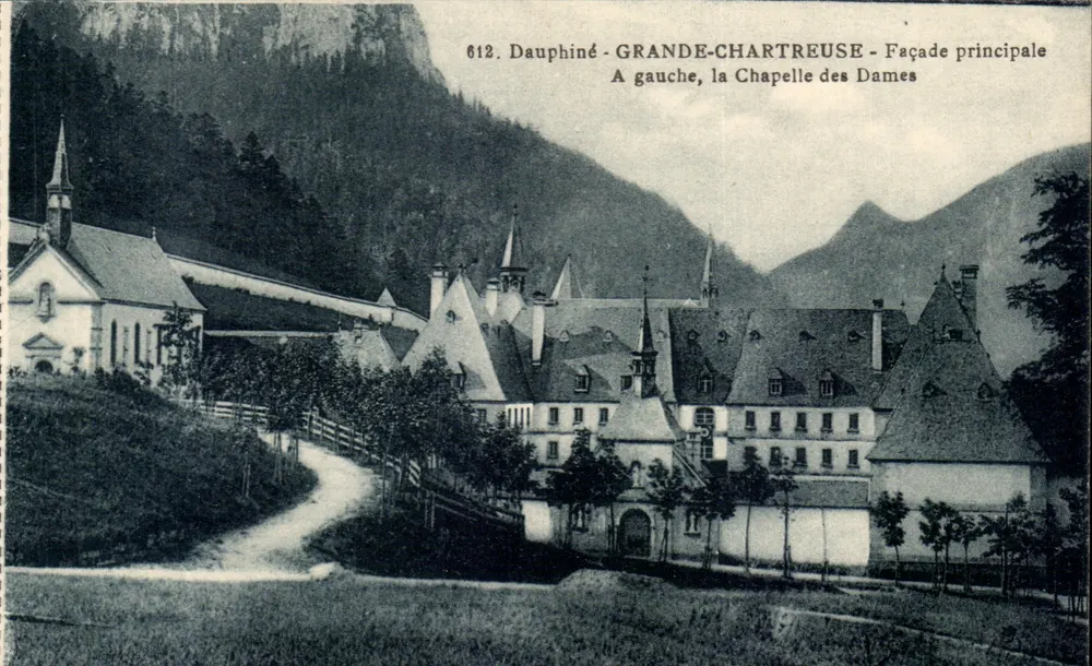 Grande-Chartreuse - Hauptfassade — Links, die Kapelle der Damen — Verleger Bourcier, Grenoble, Nr. 612 - Vorderseite