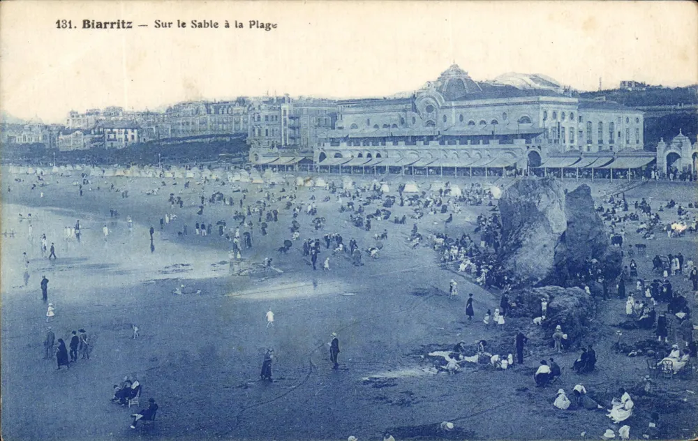 Biarritz — Na Areia na Praia — L. Jugand, editor Biarritz, n°131 - Frente