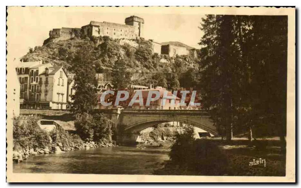 Das befestigte Schloss und der Gave — Lourdes (Hautes-Pyrénées) — Edition Alain - Vorderseite
