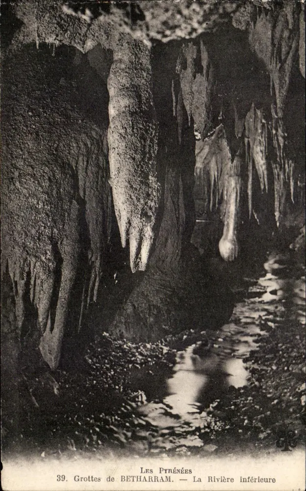 Grutas de BETHARRAM — A Rio Inferior — Os Pirineus - Frente