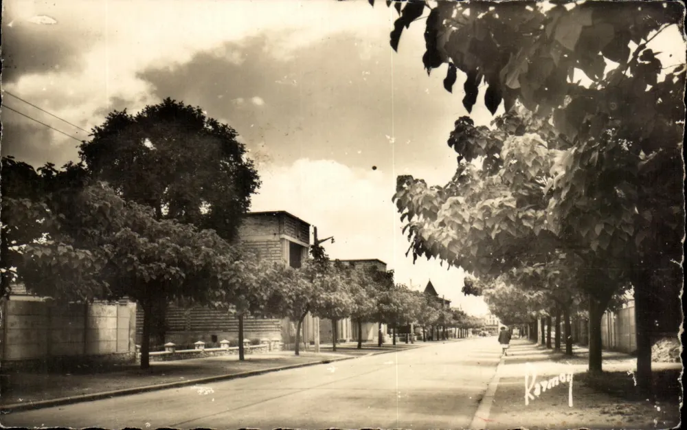 Romainville (Seine) — Das Gymnase und die Avenue — Édition d'Art Raymon, N° 613 - Vorderseite