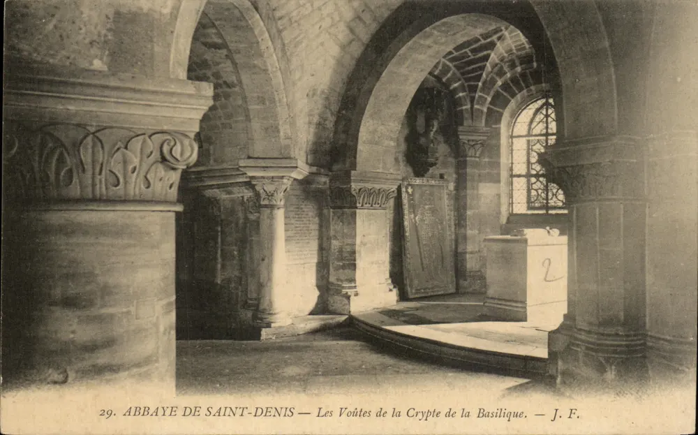 Abtei Saint-Denis — Die Gewölbe der Krypta der Basilika — J.F. - Vorderseite