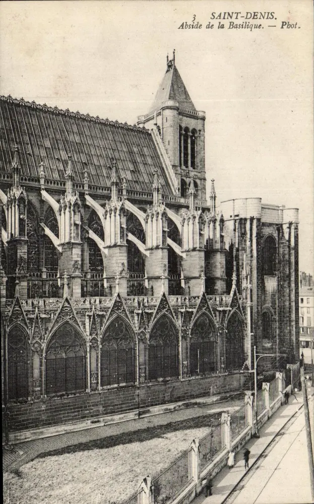 Saint-Denis — Abside da Basílica — Foto. - Frente