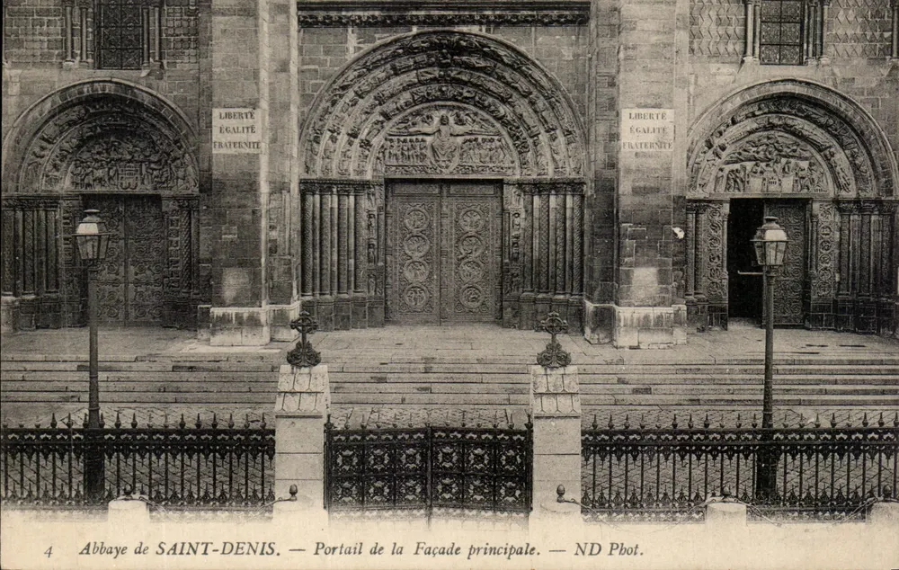 Abadia de SAINT-DENIS — Portal da Fachada Principal — ND Pbot. - Frente