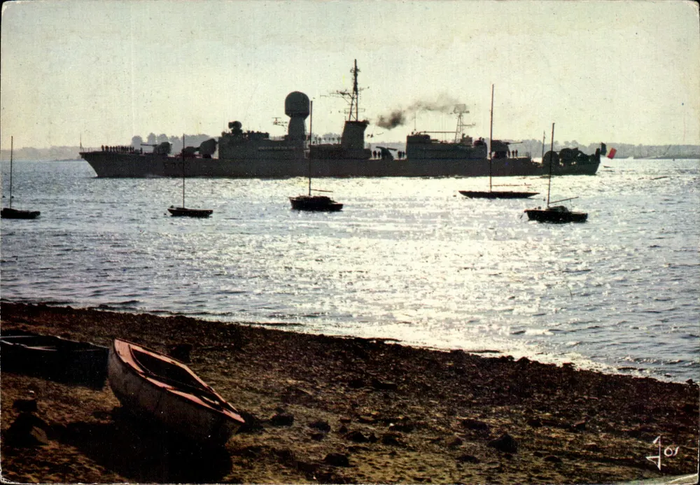 Brest — Porto naval com navio de guerra — Éditions d'Art Jos - Frente