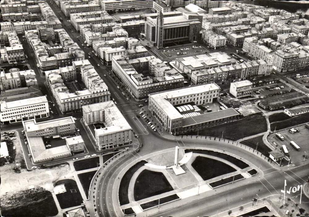 Brest (Finistère) — Centro da Cidade, Vista Aérea — Photo Heurtier, Rennes, n° I.B. 3596 - Frente