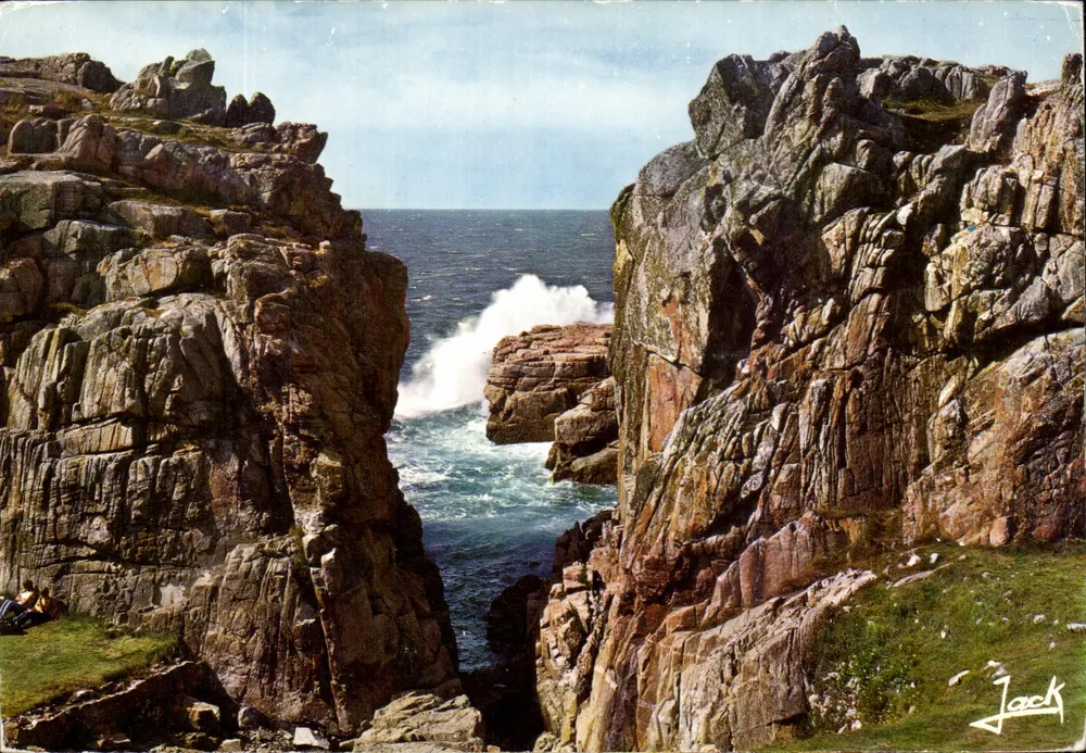 Costa da Bretanha — vista de falésias e ondas — Éditions d'Art JACK, n° 301 - Frente