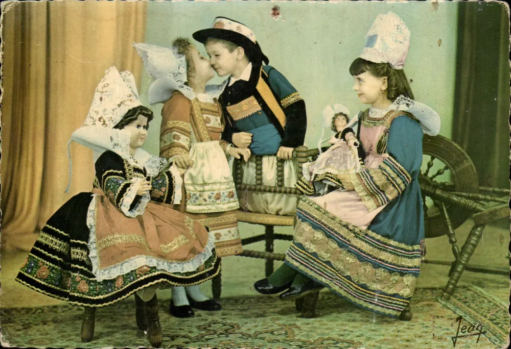 Kinder in Bretonischer Tracht — Bretagne — Les Éditions La Poupée de Cornouaille, Quimper - Vorderseite