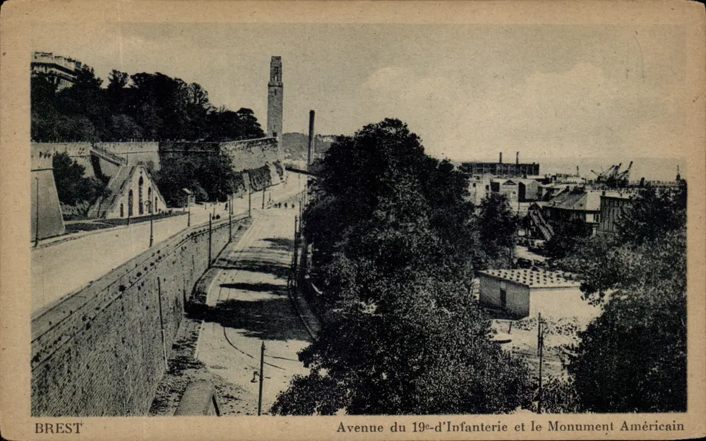 Brest — Avenue du 19e-d'Infanterie und der amerikanische Denkmal — kein Verlag oder Nummer sichtbar - Vorderseite
