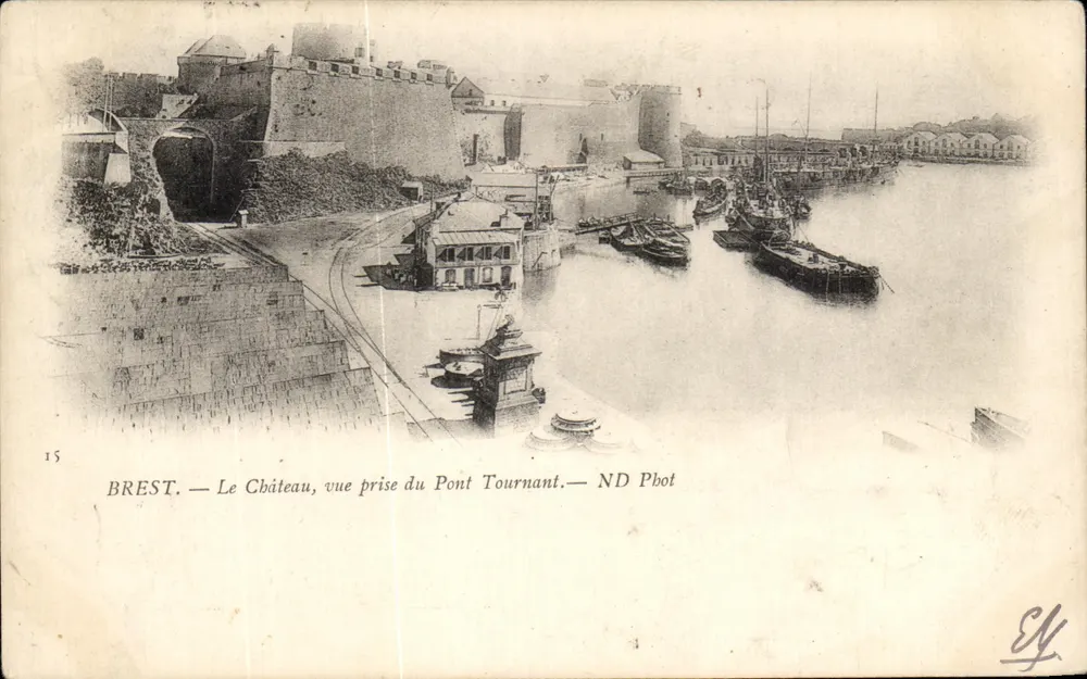 BREST — Das Schloss, Ansicht vom Drehbrücke — ND Pbot - Vorderseite