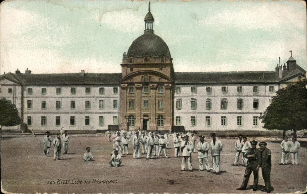 Brest — Escola dos Mecânicos — L.Y. & Ch. n° 565 - Frente