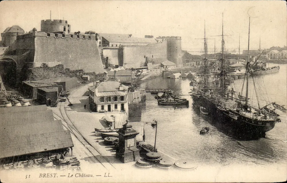 Brest — O Castelo — LL. — n°51 - Frente