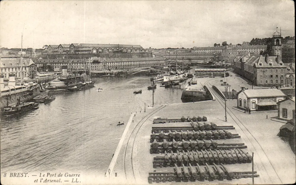 Brest — Kriegshafen und die Werft — LL. - Vorderseite